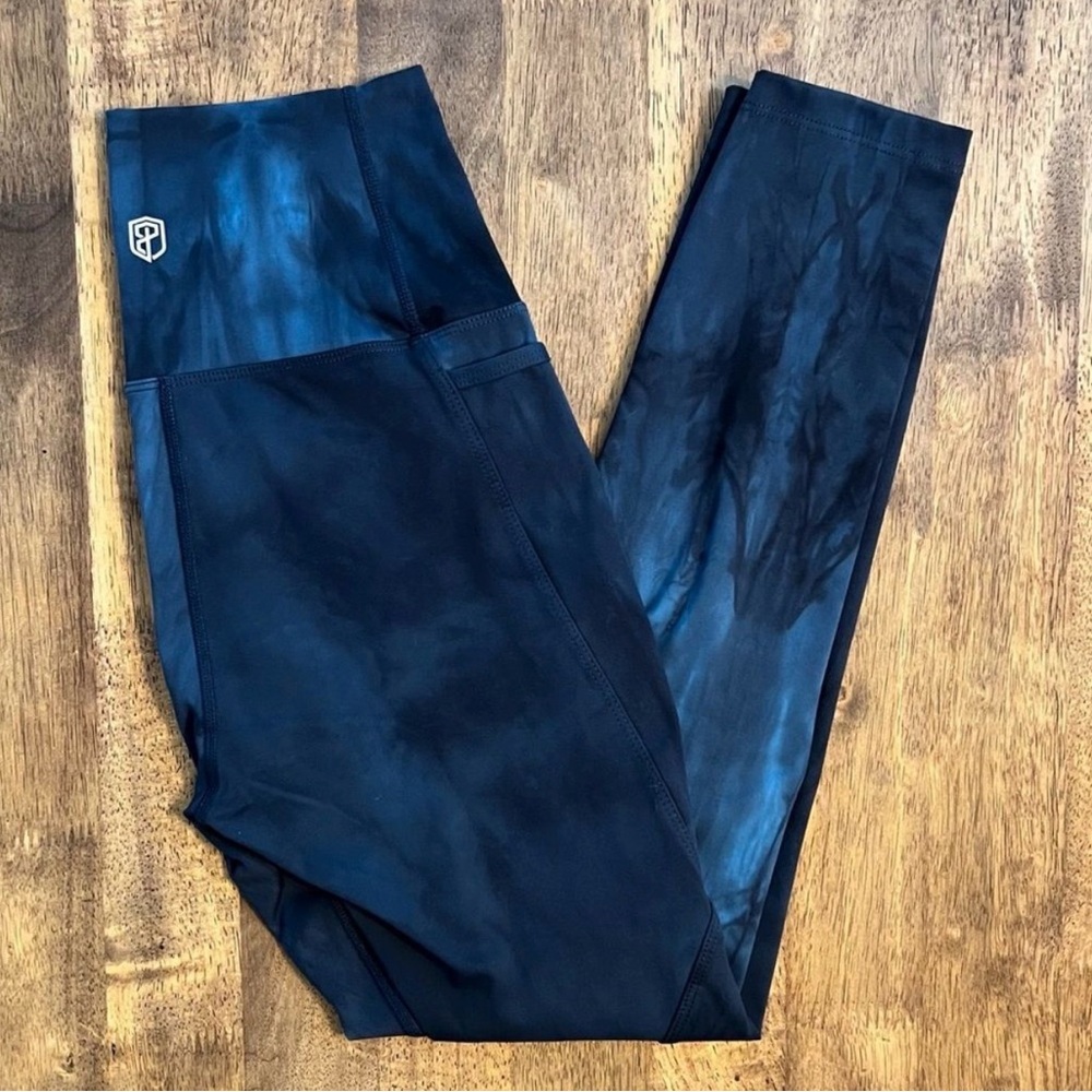 Born Primitive Women’s Eccentric Tie-Dye Shibori 7/8 Leggings Topaz Size Small